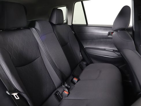 Used 2023 Toyota Corolla Cross LE FWD image 31