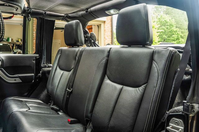 Used 2014 Jeep Wrangler Unlimited Rubicon AWD/4WD image 30