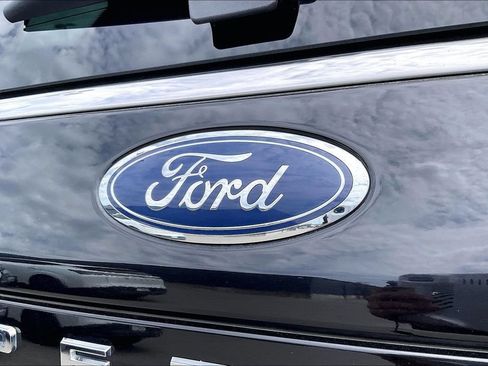 Used 2024 Ford Expedition XLT RWD image 43