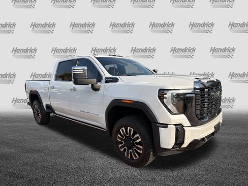 Used 2024 GMC Sierra 3500 Denali Ultimate AWD/4WD image 2