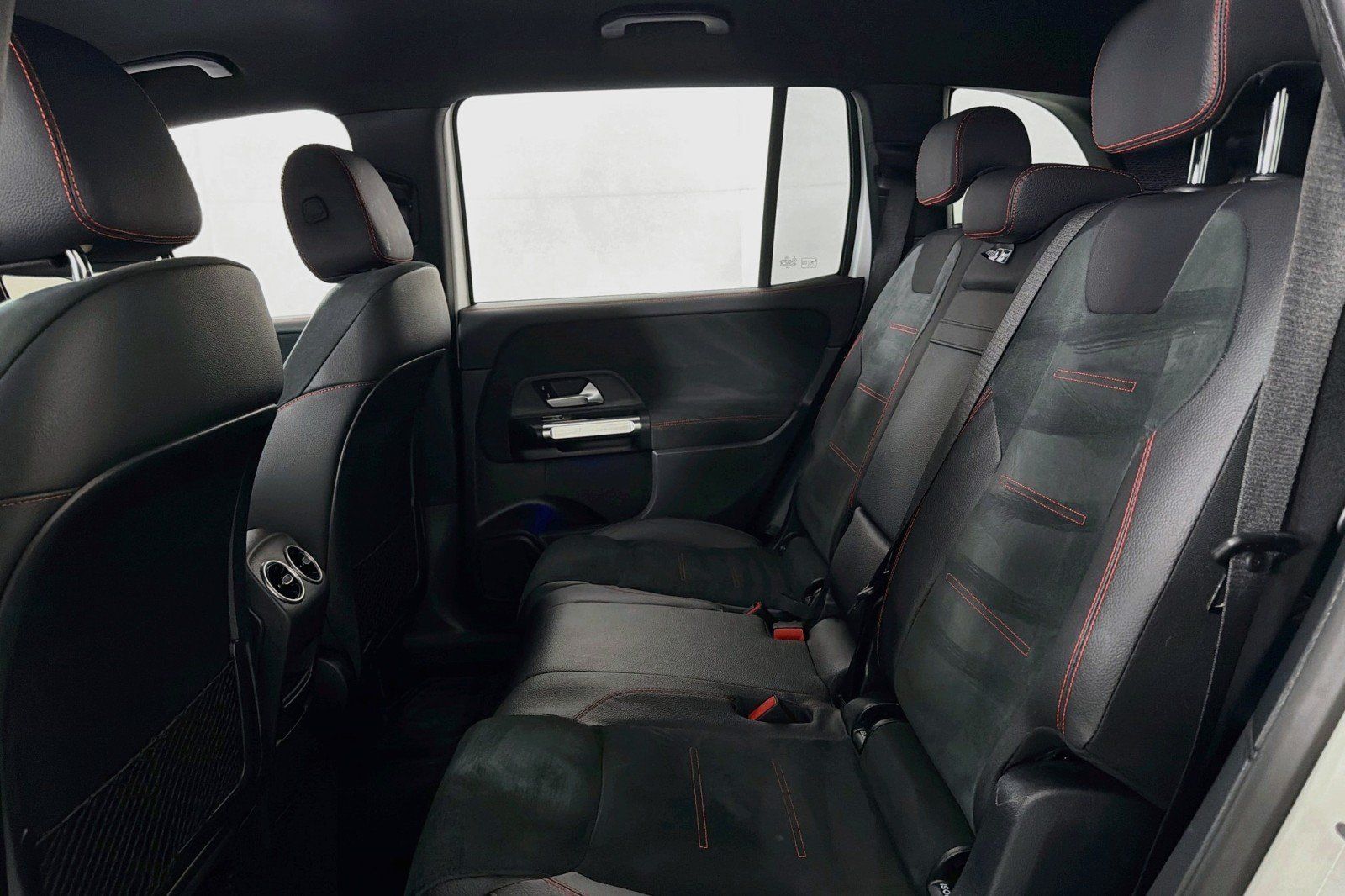 Used 2023 Mercedes-Benz GLB 250 image 7