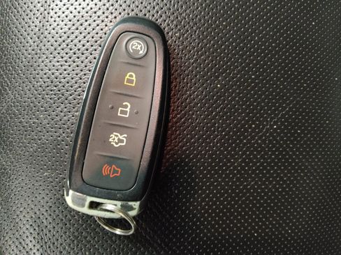 Used 2019 Lincoln MKT AWD image 32