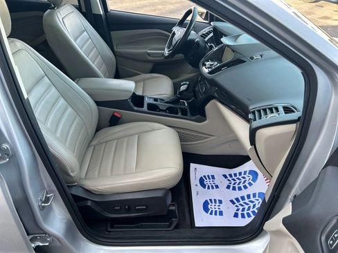 Used 2019 Ford Escape Titanium image 17