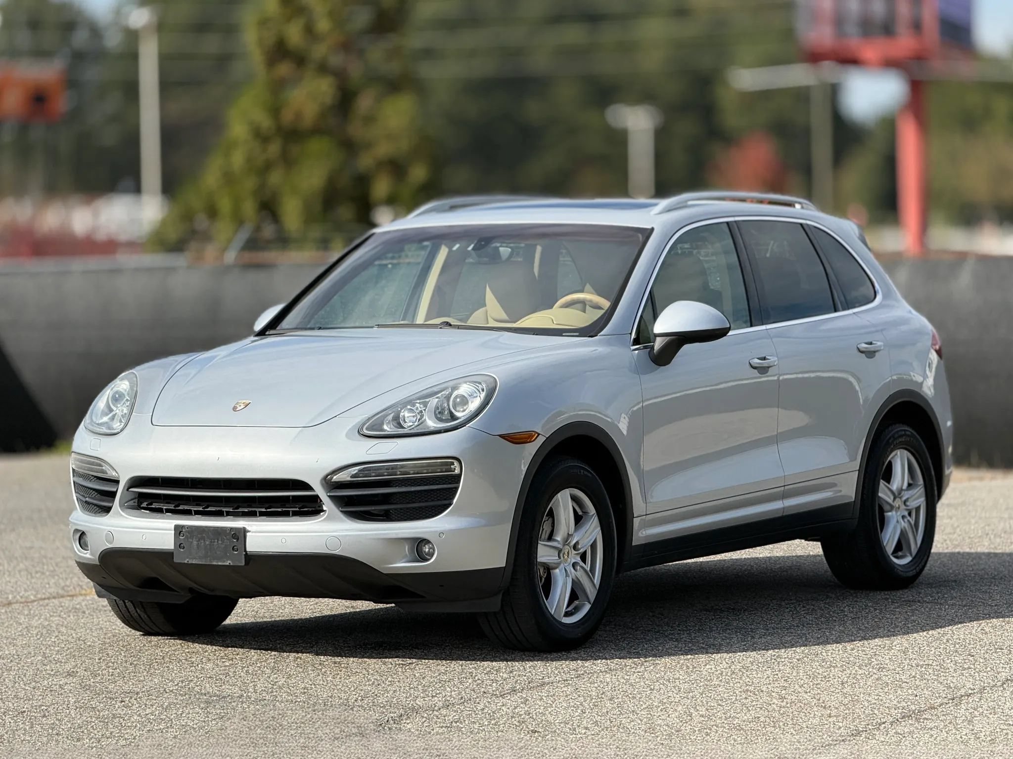 Used 2013 Porsche Cayenne S AWD/4WD image 6
