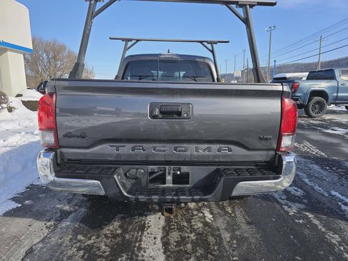 Used 2022 Toyota Tacoma SR5 image 4