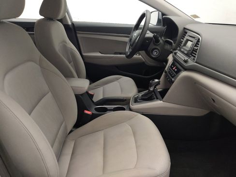 Used 2017 Hyundai Elantra SE FWD image 21
