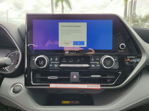 New 2026 Toyota Highlander XLE image 25