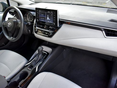 Used 2021 Toyota Corolla LE image 13