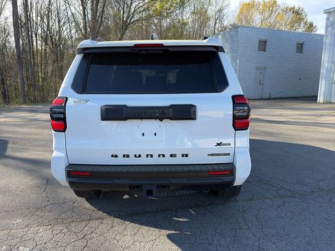Used 2025 Toyota 4Runner TRD Off-Road image 5