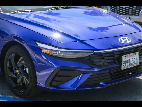 Certified 2026 Hyundai Elantra Sport FWD image 4