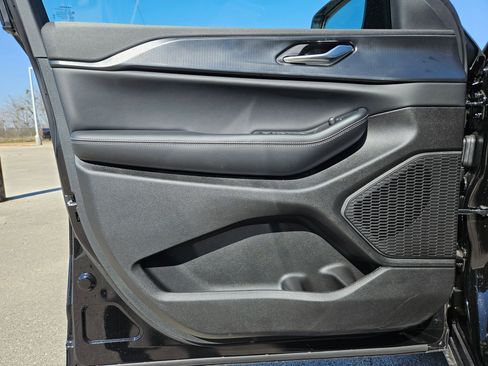 New 2025 Jeep Grand Cherokee Altitude image 11