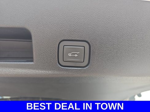 New 2026 Chevrolet Traverse LT w/ Sun and Wheel Package FWD image 14