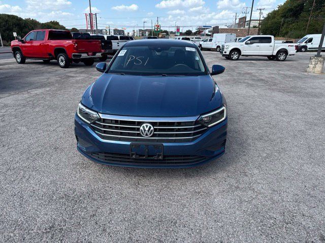Used 2019 Volkswagen Jetta SEL FWD image 2