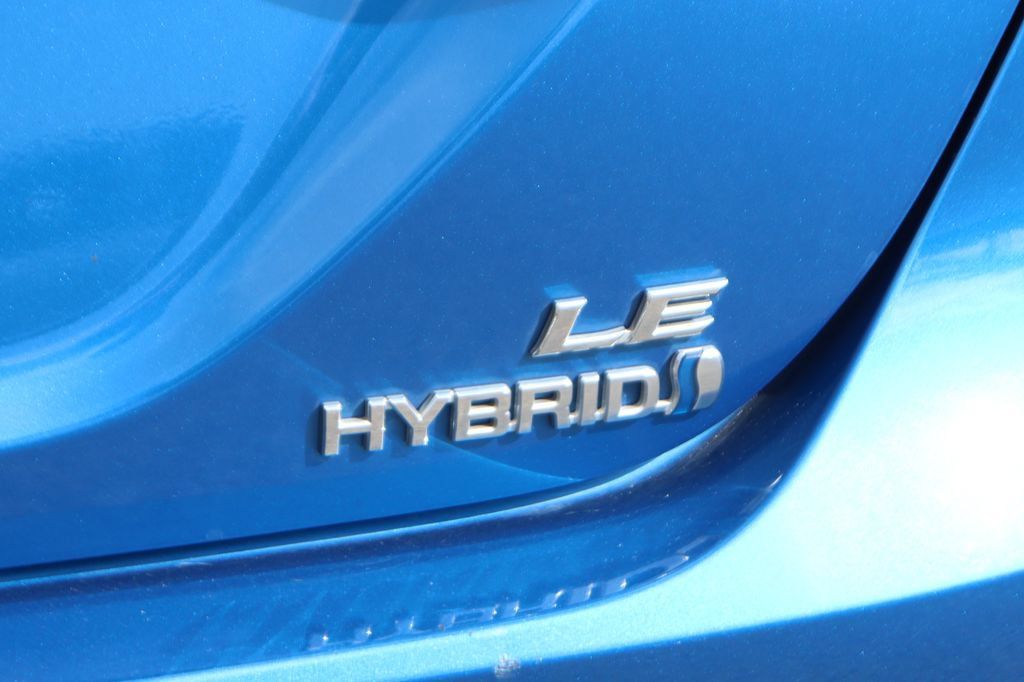 Used 2019 Toyota Camry LE FWD image 39