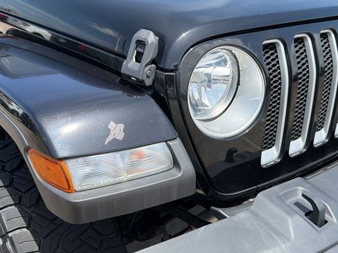 Used 2021 Jeep Wrangler Unlimited Sahara AWD/4WD image 11