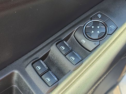 Certified 2022 Ford Edge SE image 12