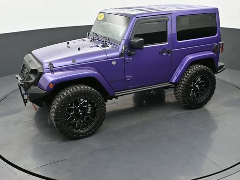 Used 2017 Jeep Wrangler Sahara image 31