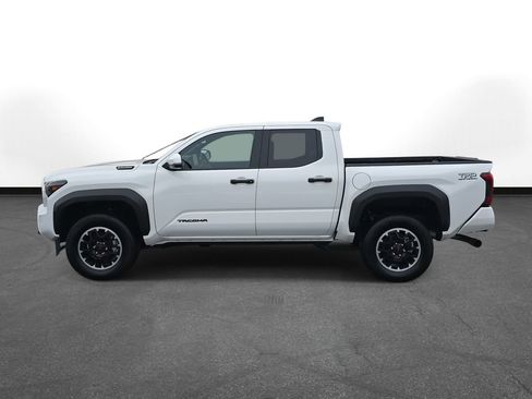 Used 2025 Toyota Tacoma TRD Off-Road w/ TRD Off Road Upgrade Package AWD/4WD image 9