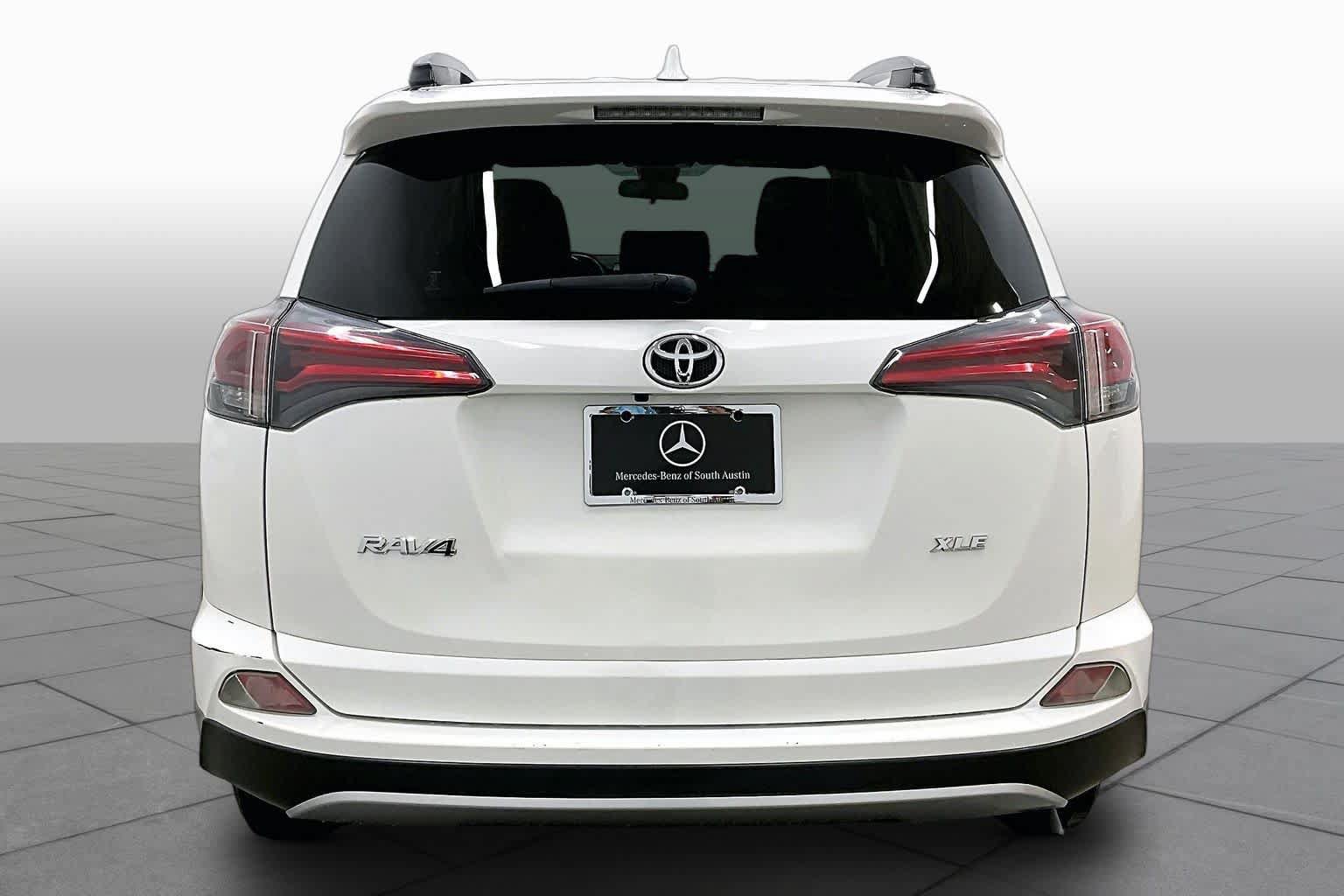 Used 2018 Toyota RAV4 XLE w/ Plus Extra Value Package FWD image 5