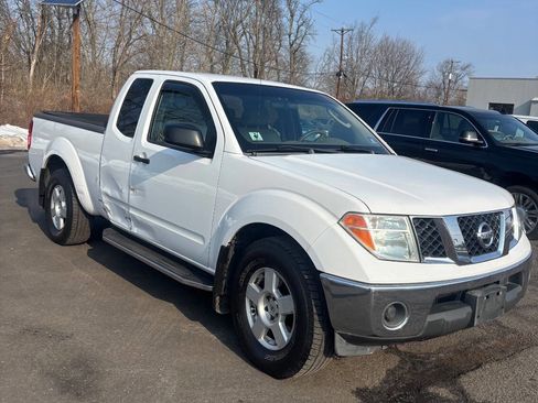Used 2007 Nissan Frontier SE w/ SE Value Truck Pkg image 6