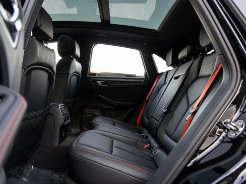 New 2026 Porsche Macan image 39