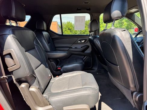 Used 2023 Chevrolet Traverse LT w/ Rear Camera Mirror Package AWD/4WD image 13