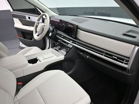 Used 2025 Hyundai Santa Fe SEL FWD image 28
