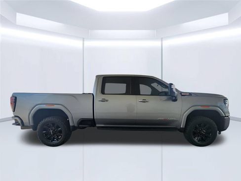 Used 2024 GMC Sierra 2500 AT4 w/ AT4 Premium Plus Package AWD/4WD image 5