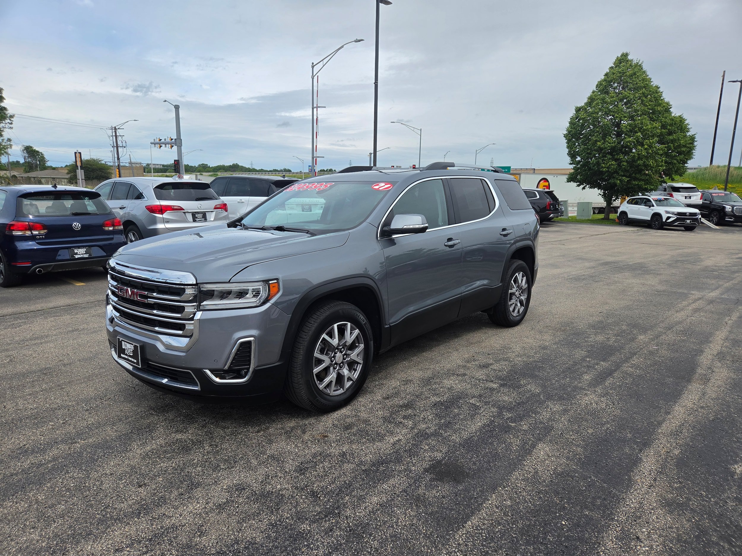 Used 2021 GMC Acadia SLT w/ Preferred Package AWD/4WD image 4