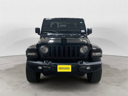 Used 2025 Jeep Gladiator Sport image 8