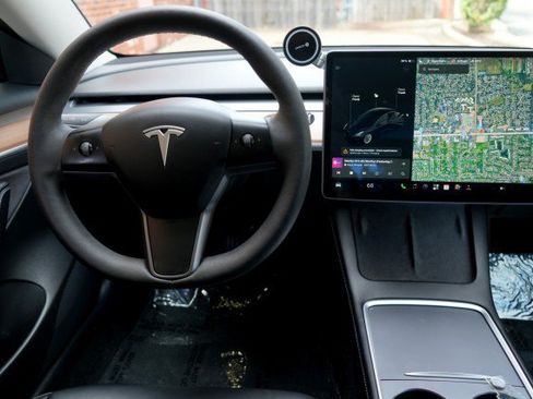 Used 2021 Tesla Model 3 Long Range AWD/4WD image 9