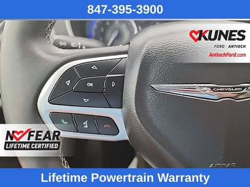 Used 2025 Chrysler Pacifica Select FWD image 23