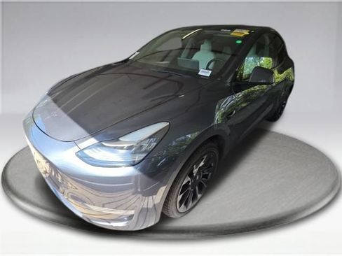 Used 2023 Tesla Model Y Long Range AWD/4WD image 13