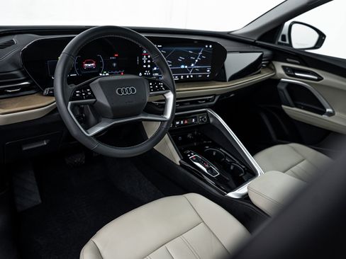 Certified 2025 Audi Q5 Premium Plus w/ Premium Plus image 9