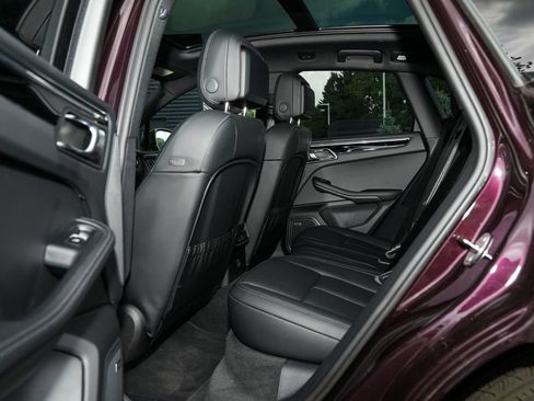 Certified 2026 Porsche Macan AWD/4WD image 31