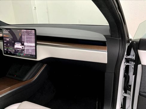 Used 2022 Tesla Model X AWD/4WD image 11