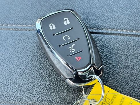 Used 2023 Chevrolet Traverse LT FWD image 37