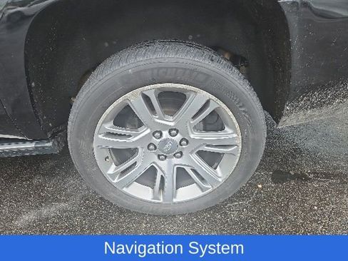 Used 2018 Cadillac Escalade ESV Premium Luxury AWD/4WD image 4