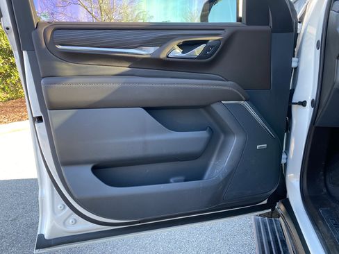 Used 2024 GMC Yukon Denali w/ Denali Reserve Package image 24