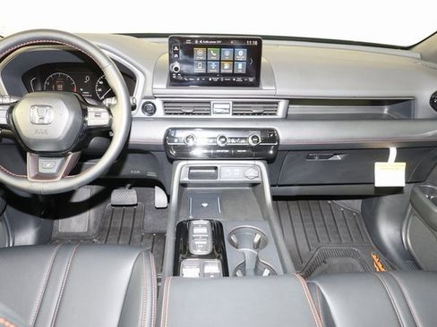 Used 2024 Honda Pilot TrailSport image 10