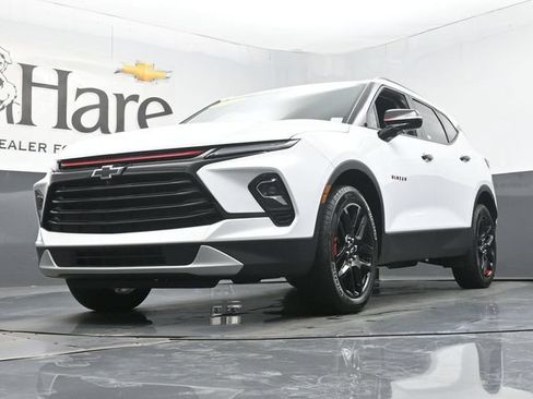Used 2024 Chevrolet Blazer LT w/ Sound & Technology Package FWD image 4