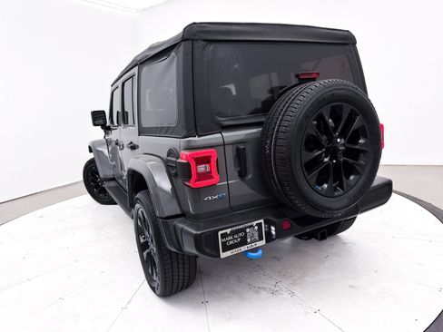 Used 2022 Jeep Wrangler Unlimited Sahara AWD/4WD image 11