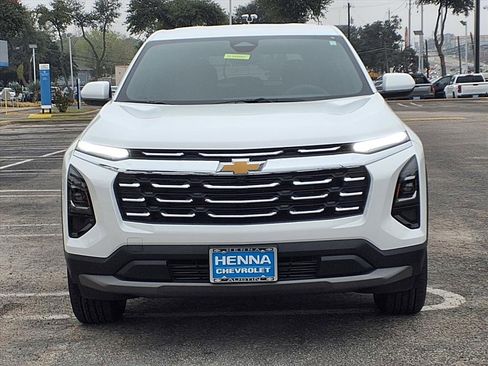 New 2026 Chevrolet Equinox LT image 2