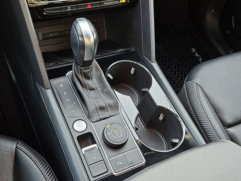 Certified 2023 Volkswagen Atlas Cross Sport SE image 14