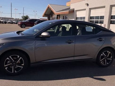 Used 2024 Nissan Sentra SV FWD image 6
