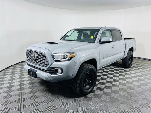 Used 2021 Toyota Tacoma TRD Sport image 2
