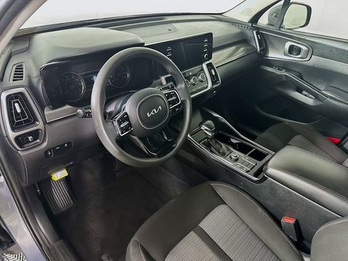Used 2022 Kia Sorento LX image 28