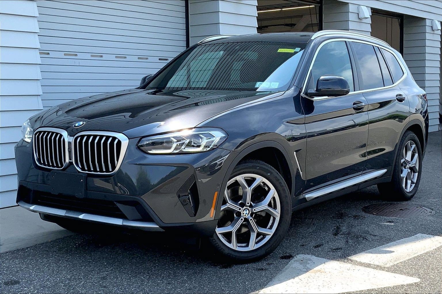 Used 2023 BMW X3 xDrive30i w/ Premium Package AWD/4WD image 1