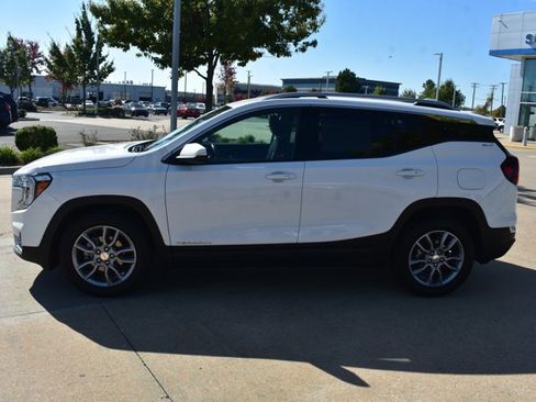 Used 2022 GMC Terrain SLT image 8