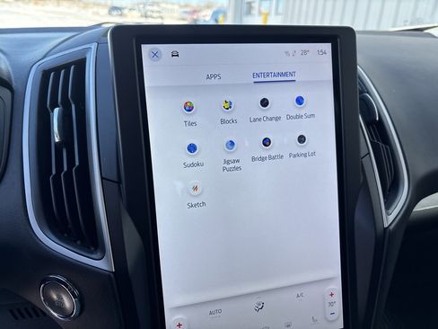 Used 2024 Ford Edge SEL w/ Convenience Package image 32